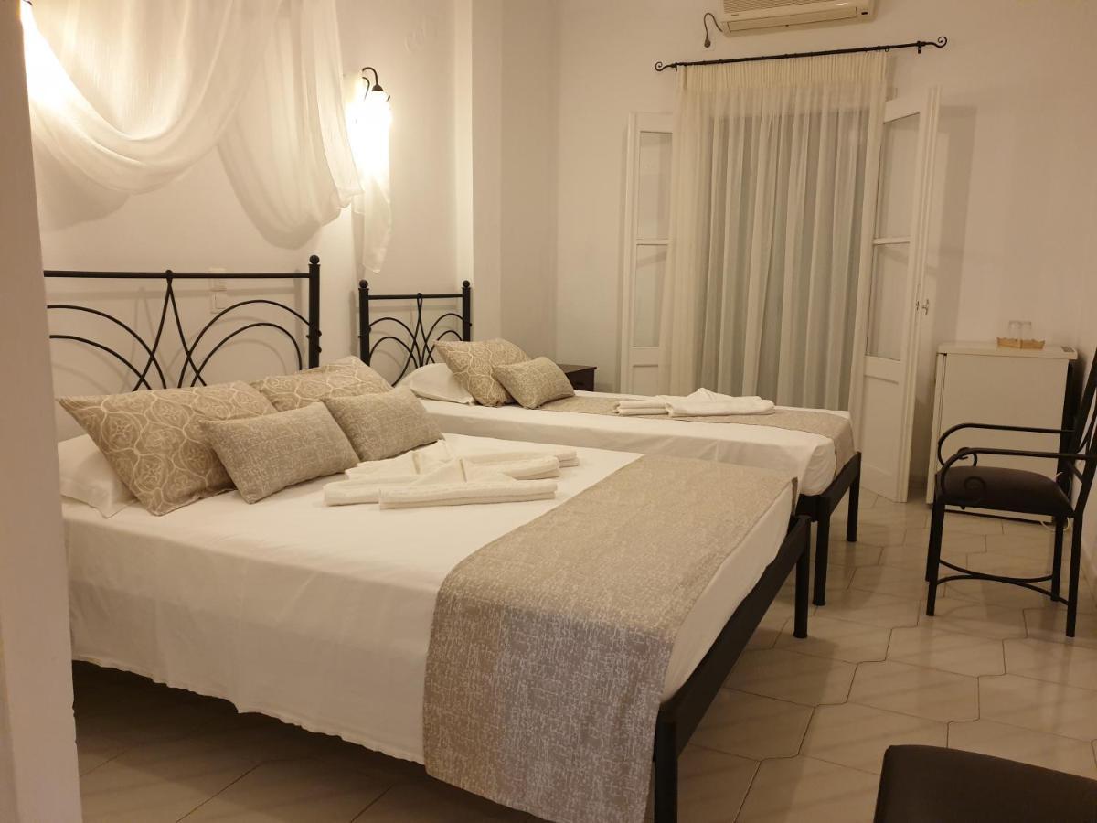 Sifnos Hotel Benaki Platis Gialos  Buitenkant foto